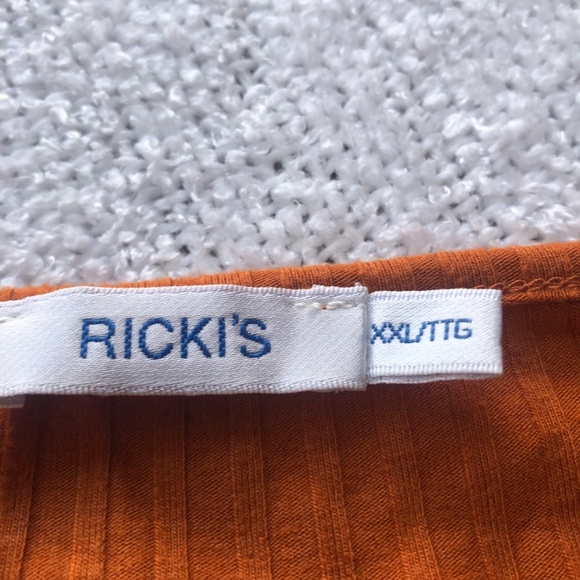 Ricki’s  burnt orange  button up top, short sleeves. Button top, new or like new - Picture 3 of 6